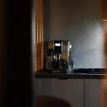 Home, Bedroom With Bathtub, Jacuzzi בית נופש