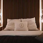 Home, Bedroom With Bathtub, Jacuzzi קושצ'יז'נה