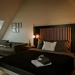 בית נופש Home, Bedroom With Bathtub, Jacuzzi *