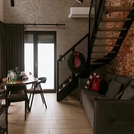 Home, Bedroom With Bathtub, Jacuzzi Semesterbostad *