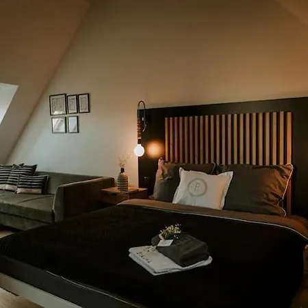 Holiday home Home, Bedroom With Bathtub, Jacuzzi *