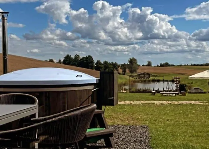 Home, Bedroom With Bathtub, Jacuzzi Semesterbostad *