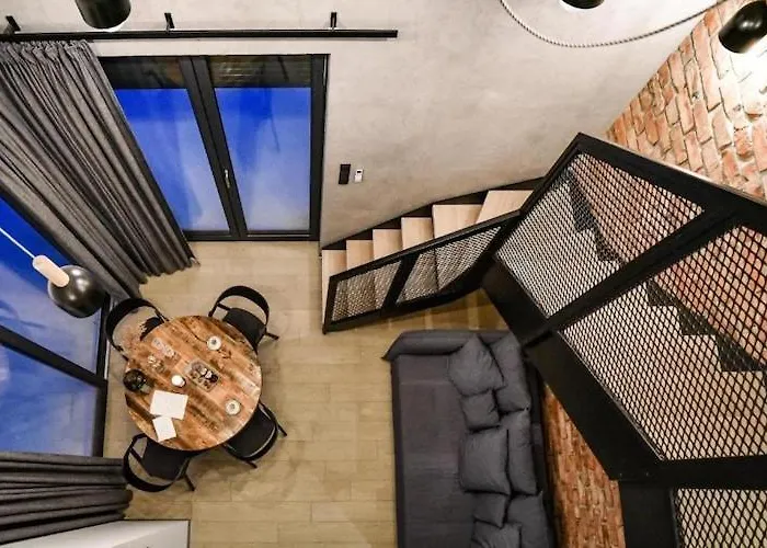 Home, Bedroom With Bathtub, Jacuzzi *