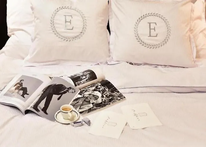 Home, Bedroom With Bathtub, Jacuzzi